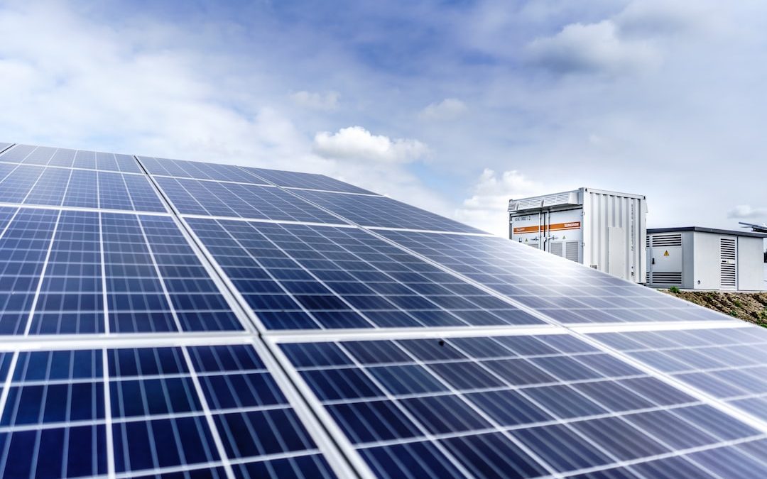 Quelle différence entre panneau solaire et panneau photovoltaïque ?